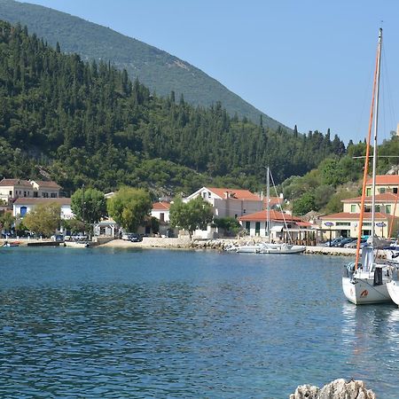 Aristotelis Apartments Frikes Bagian luar foto