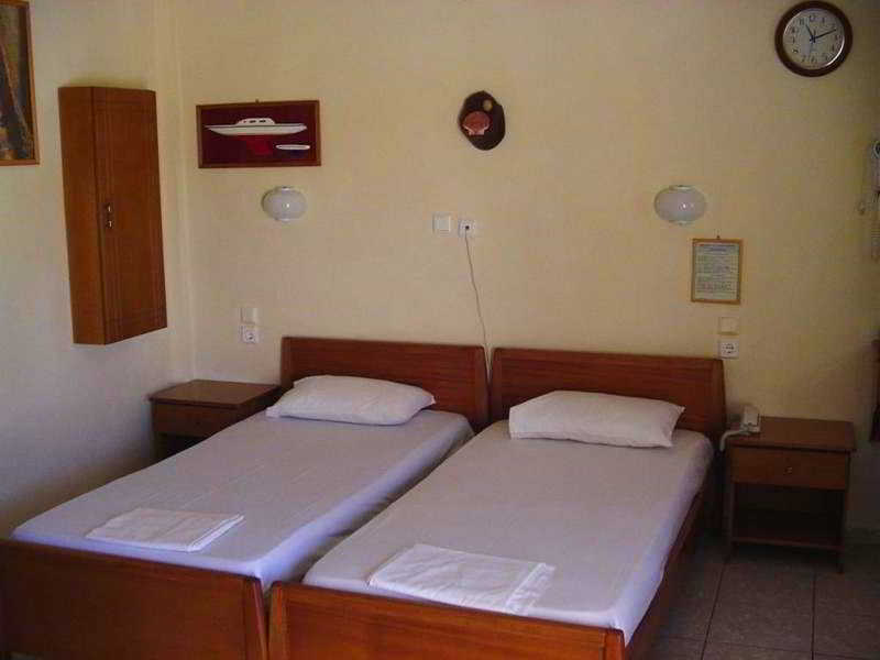 Aristotelis Apartments Frikes Bagian luar foto