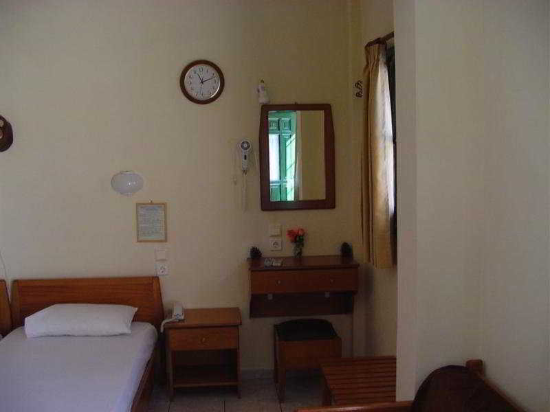 Aristotelis Apartments Frikes Bagian luar foto