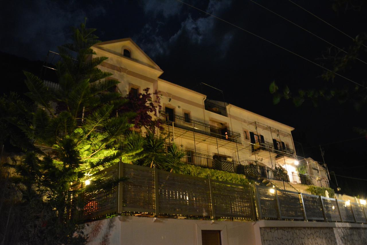 Aristotelis Apartments Frikes Bagian luar foto
