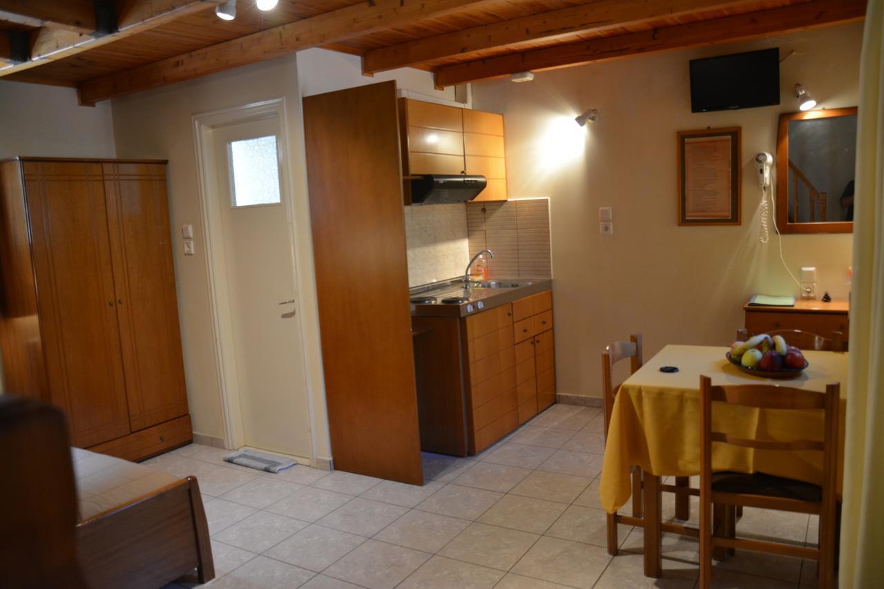 Aristotelis Apartments Frikes Bagian luar foto