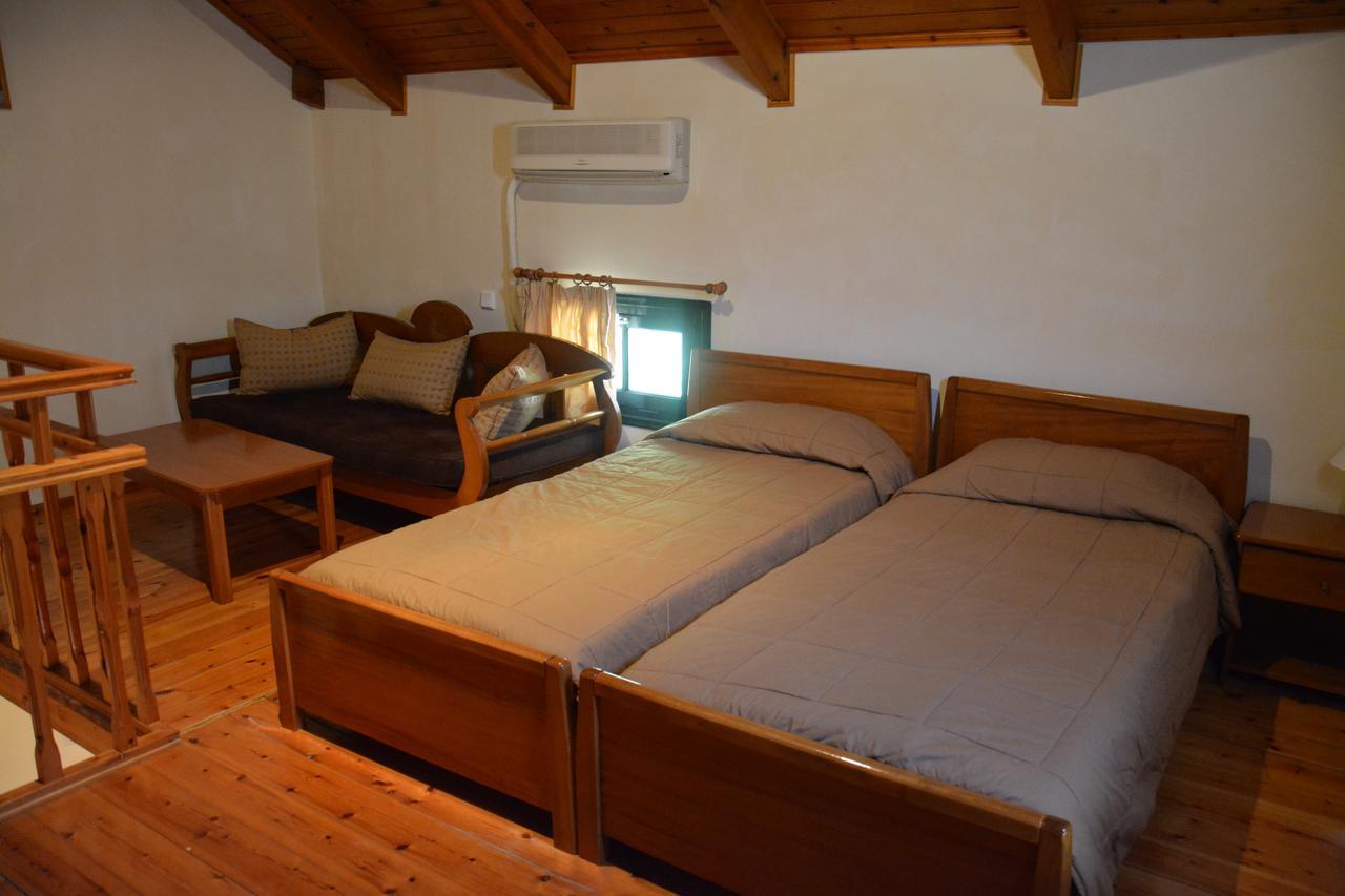 Aristotelis Apartments Frikes Bagian luar foto