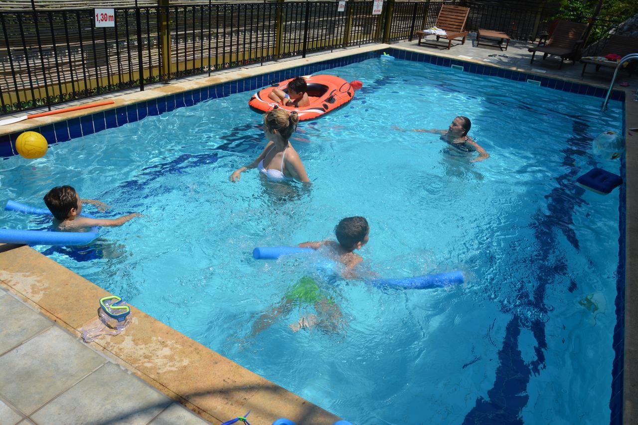 Aristotelis Apartments Frikes Bagian luar foto